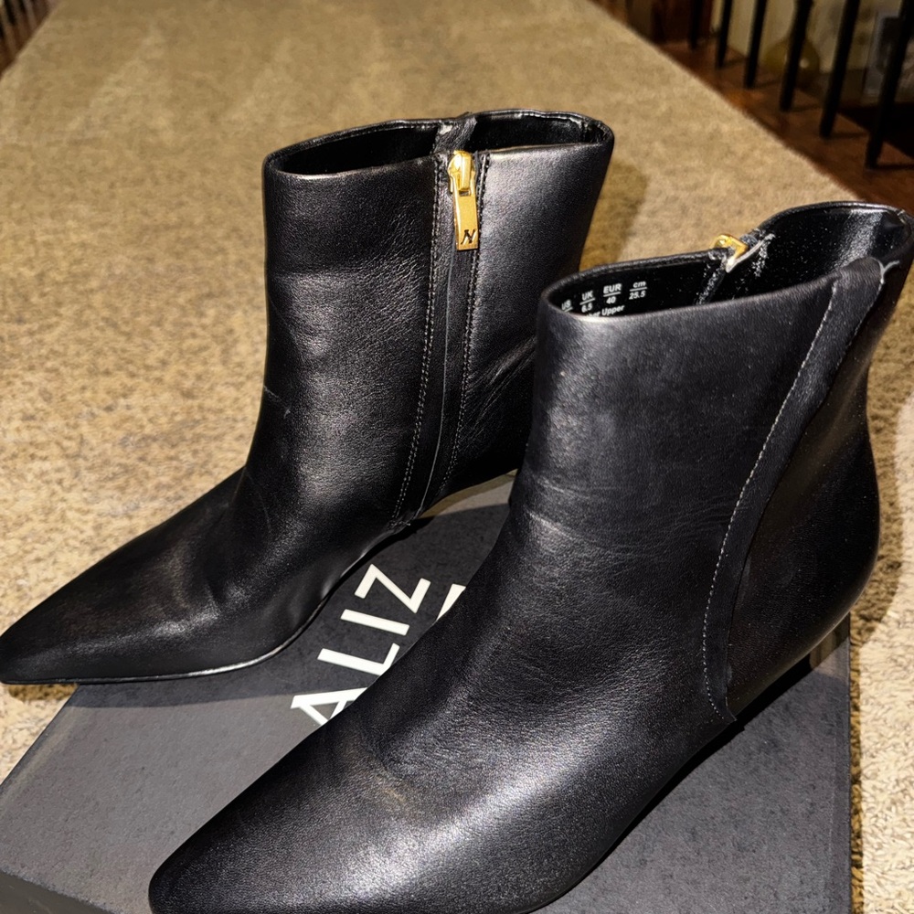 Naturalizer Deesha Black Bootie - Picture 5 of 6